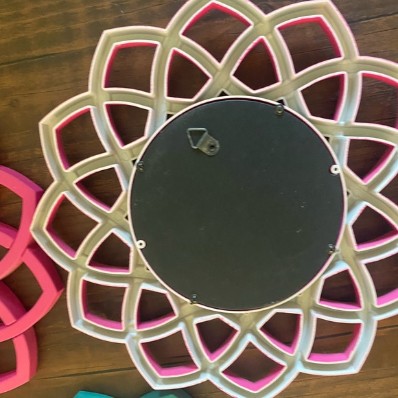 Wall decor mirrors set of 6 (3pink 3 teal) - Picture 4 of 4